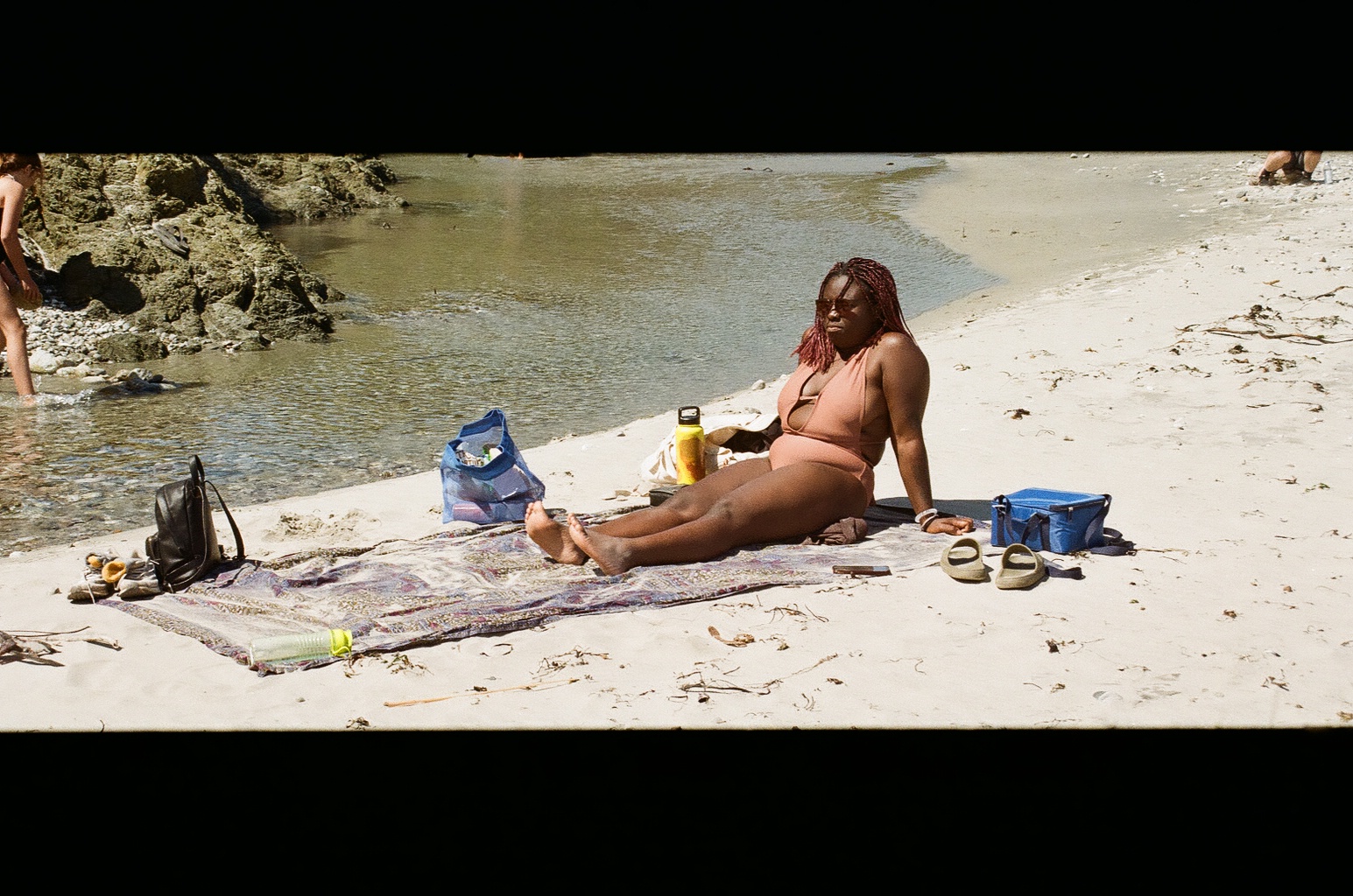déborah on the beach blanket